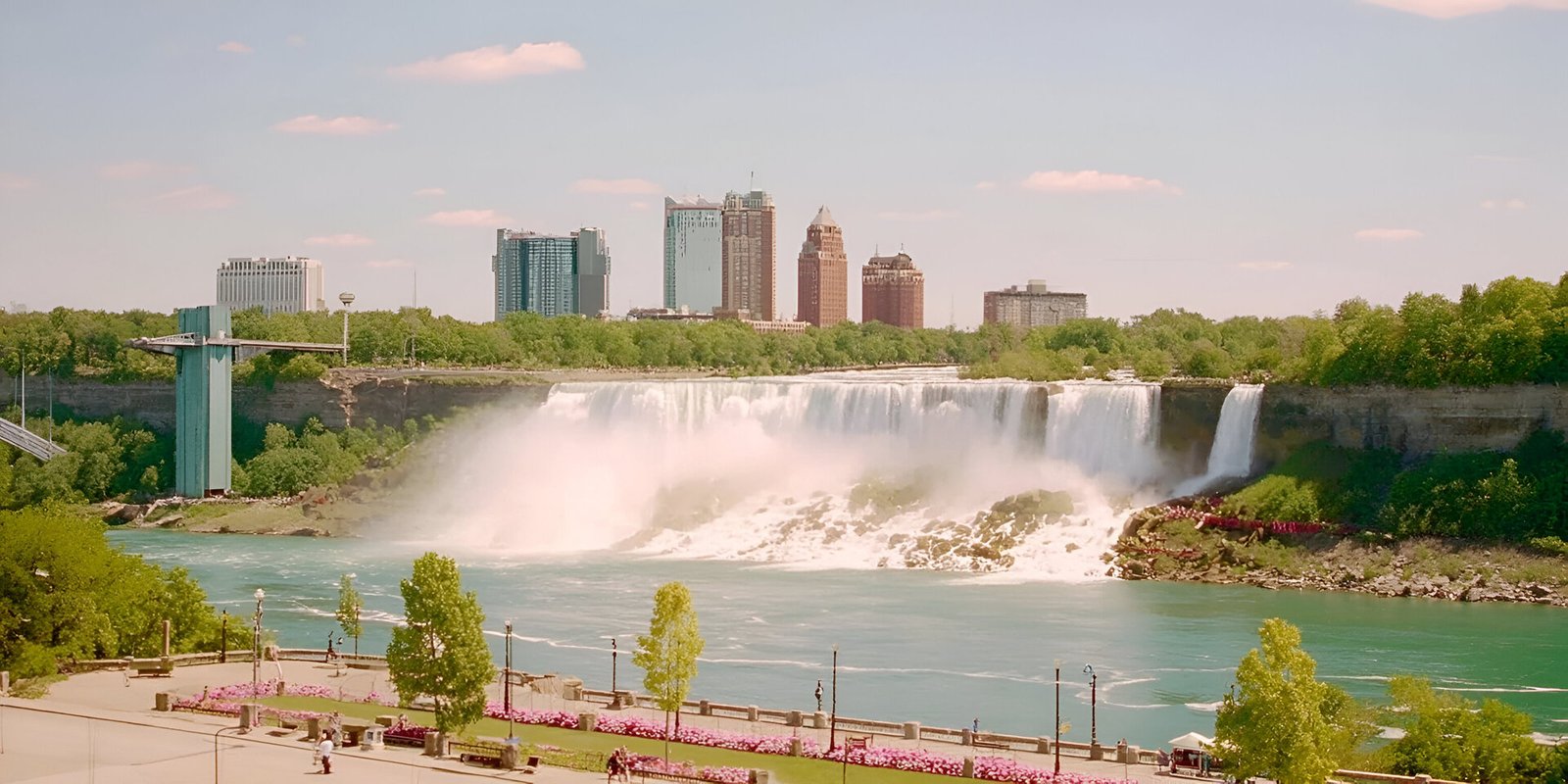 StarTrans coach bus on a group day trip from Toronto to Niagara Falls